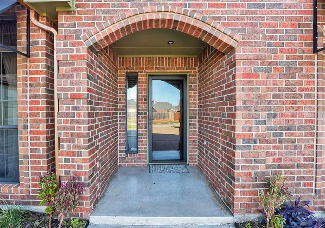 Photo 4 of Single family home for sale at 4828 Rocky Rd, Yukon, OK 73099 | MLS# 1255912 | Listing updated on 2026-10-28