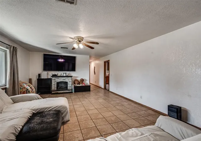 Photo 3 of Single family home for sale at 102 Moore Rd, Mc Loud, OK 74851 | MLS# 1255915 | Listing updated on 2026-10-28
