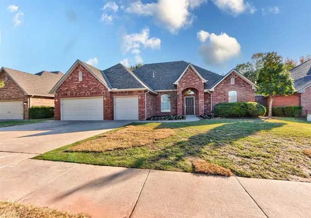 Single family home for sale at 1017 Hearthstone Dr, Norman, OK 73072 | MLS# 1255930