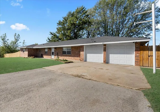 Photo 2 of Single family home for sale at 403 S Hickory St, Copan, OK 74022 | MLS# 1255967 | Listing updated on 2026-10-31