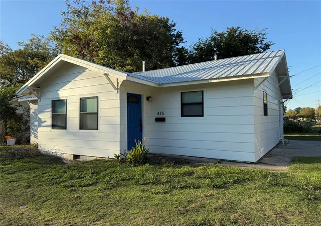 Photo 1 of Single family home for sale at 415 W 10th Street, Wewoka, OK 74884 | MLS# 1255979 | Listing updated on 2026-10-29