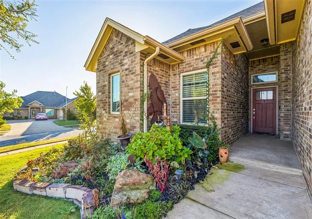 Photo 4 of Single family home for sale at 9100 NW 91st Circle, Yukon, OK 73099 | MLS# 1255984 | Listing updated on 2026-10-31