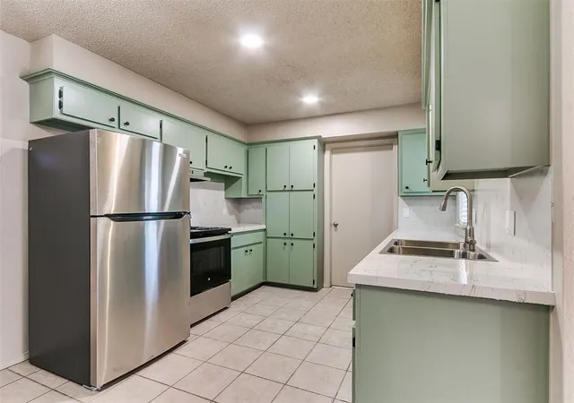 Photo 4 of Multi family home for sale at 7026 Woodlake Dr, Oklahoma City, OK 73132 | MLS# 1255987 | Listing updated on 2026-10-29