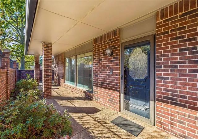Photo 2 of Condo for sale at 6208 Waterford Blvd #88, Oklahoma City, OK 73118 | MLS# 1256000 | Listing updated on 2026-10-29