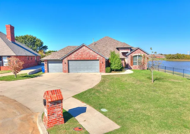 Photo 1 of Single family home for sale at 300 Summit Way, Norman, OK 73071 | MLS# 1256001 | Listing updated on 2026-10-29