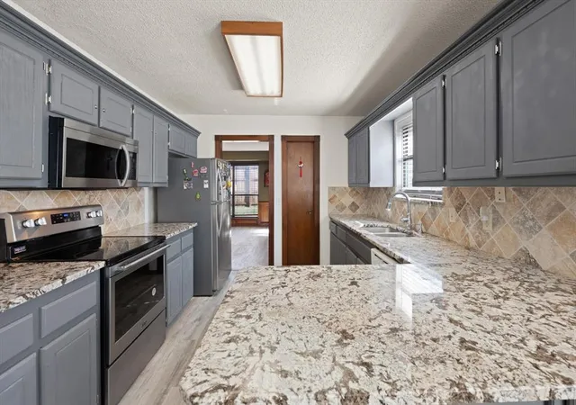 Photo 3 of Single family home for sale at 11216 Cimarron Dr, Oklahoma City, OK 73162 | MLS# 1256002 | Listing updated on 2026-10-29