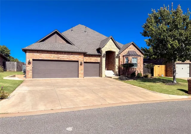 Photo 1 of Single family home for sale at 13187 Red Oak Dr, Choctaw, OK 73020 | MLS# 1256008 | Listing updated on 2026-10-29