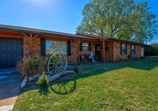 Photo 1 of Single family home for sale at 1601 Ken Dr, Guthrie, OK 73044 | MLS# 1256012 | Listing updated on 2026-10-29
