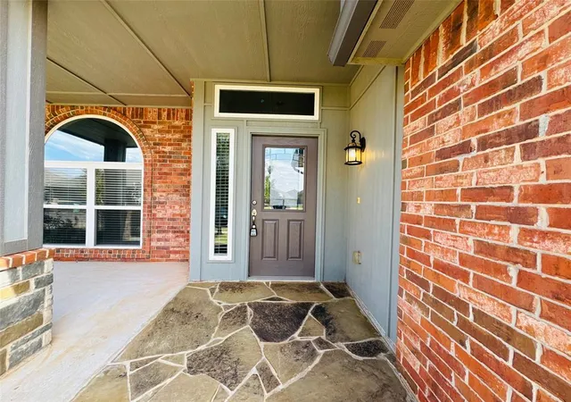 Photo 3 of Single family home for sale at 19512 Taggert Dr, Edmond, OK 73012 | MLS# 1256013 | Listing updated on 2026-10-29