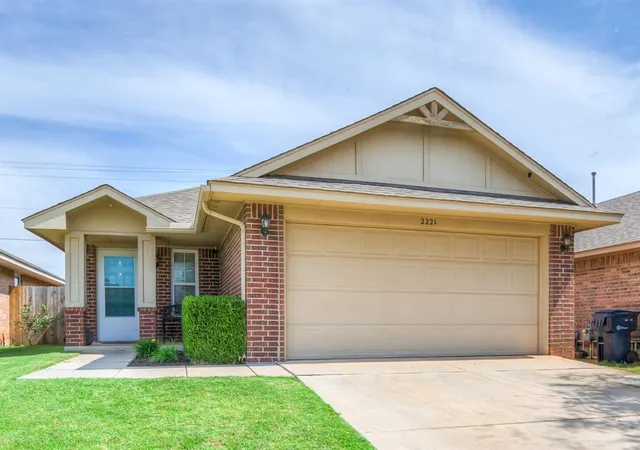 Single family home for sale at 2221 NW 199th Street, Edmond, OK 73012 | MLS# 1256018