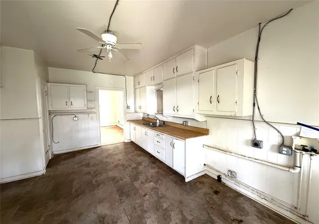 Photo 4 of Single family home for sale at 1427 S 14th Street, Chickasha, OK 73018 | MLS# 1256030 | Listing updated on 2026-10-29