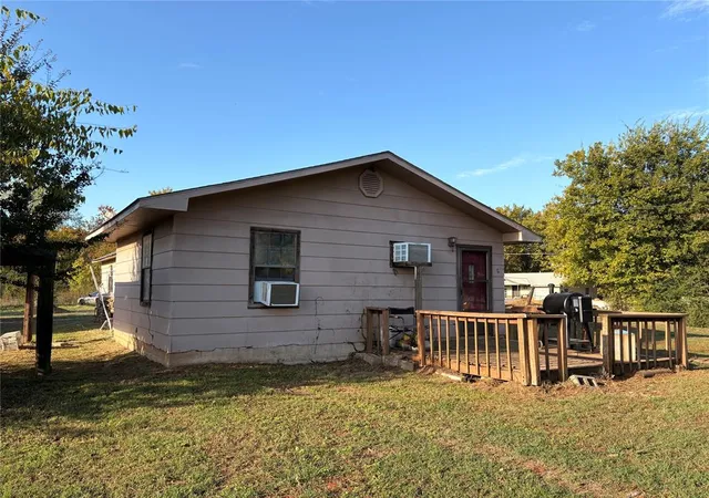 Photo 1 of Single family home for sale at 404 Ohio St, Hoyt, OK 74472 | MLS# 1256121 | Listing updated on 2026-10-29