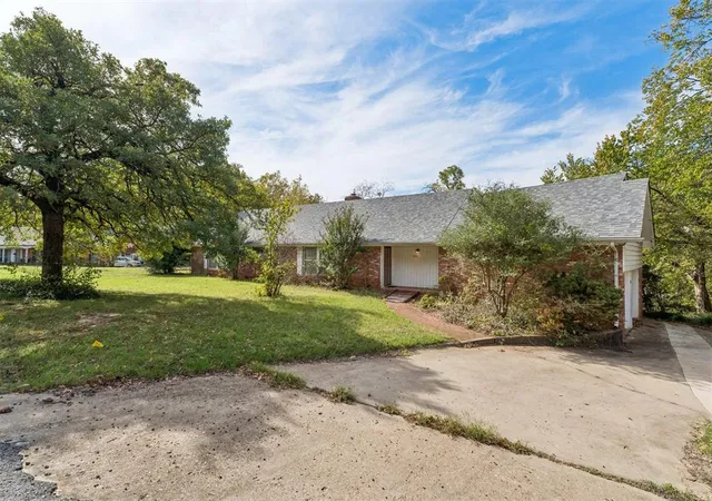Photo 1 of Single family home for sale at 3216 E Maxwell Dr, Oklahoma City, OK 73121 | MLS# 1256201 | Listing updated on 2026-10-30