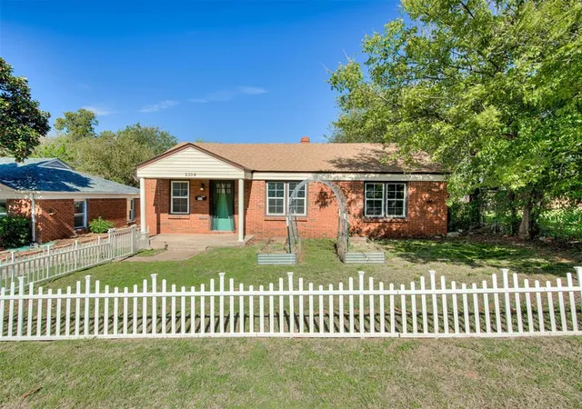 Photo 1 of Single family home for sale at 2309 Nw 33rd Street, Oklahoma City, OK 73112 | MLS# 1256222 | Listing updated on 2026-10-30