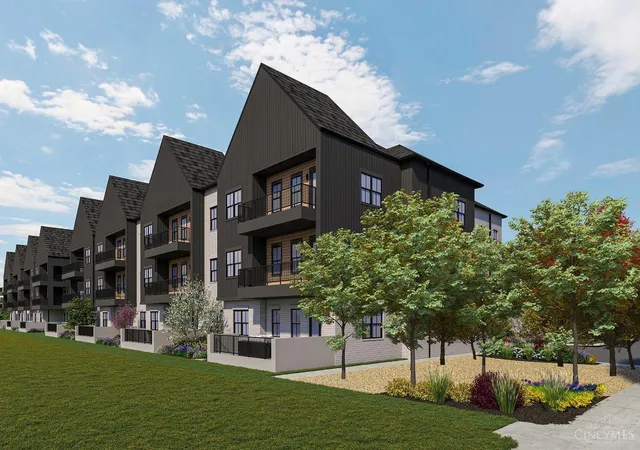 Photo 3 of Sale Pending at 4270 Parkview Dr #105, Blue Ash, OH 45242 | MLS# 1808670 | Listing updated on 2026-07-08