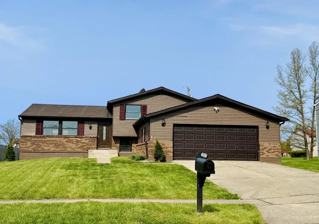 Homes for sale in Forest Park, OH | 11537 Norbourne Dr, Forest Park, OH 45240 | MLS# 1838279