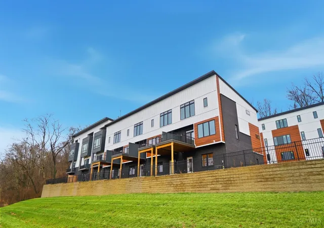 55th image of 3766 Miami Run #13, Mariemont, OH 45227 | MLS# 1841135