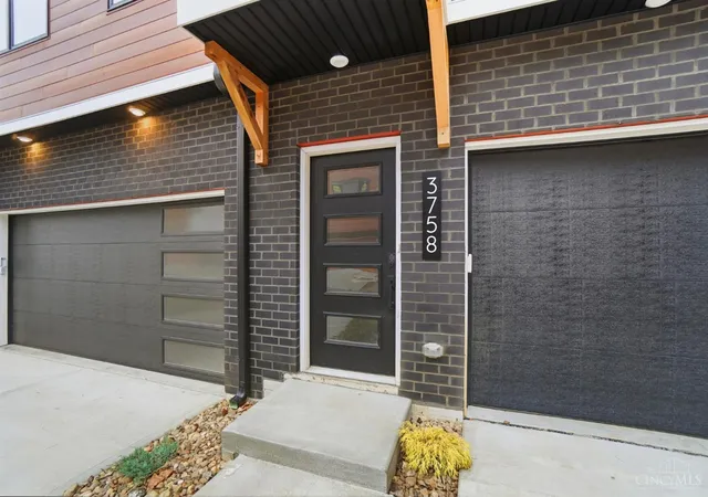 4th image of 3758 Miami Run #15, Mariemont, OH 45227 | MLS# 1841162