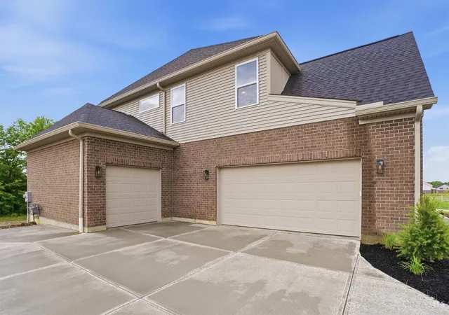 Homes for sale in Liberty Twp, OH | 7025 Welney Run, Liberty Twp, OH 45044 | MLS# 1849911