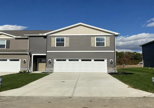 Homes for sale in Goshen Twp, OH | 1882 Vista Lake Dr, Goshen Twp, OH 45122 | MLS# 1850732