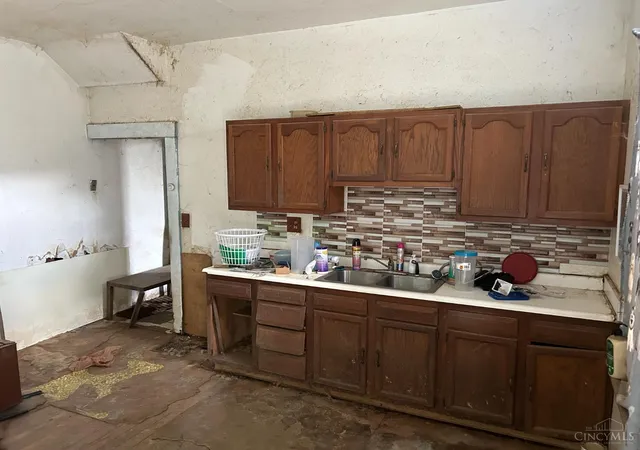 Photo 2 of Single Family Residence at 4327 Hays Ave, Cincinnati, OH 45223 | MLS# 1851886 | | Sold on 2025-08-29