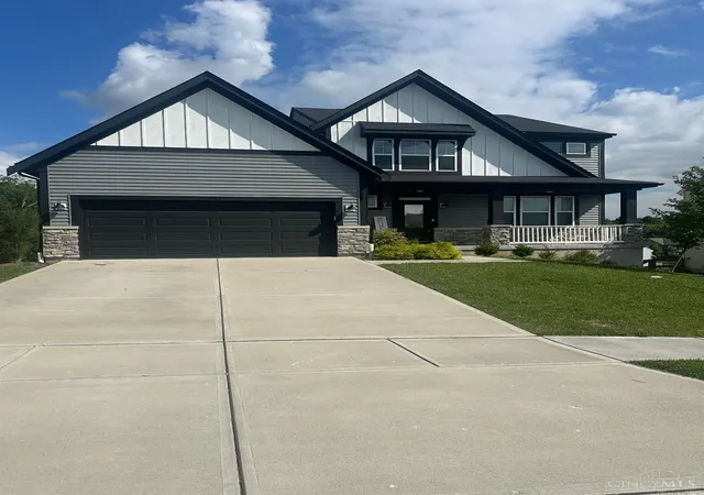 Homes for sale in Colerain Twp, OH | 6983 Daybreak Dr, Colerain Twp, OH 45247 | MLS# 1853101