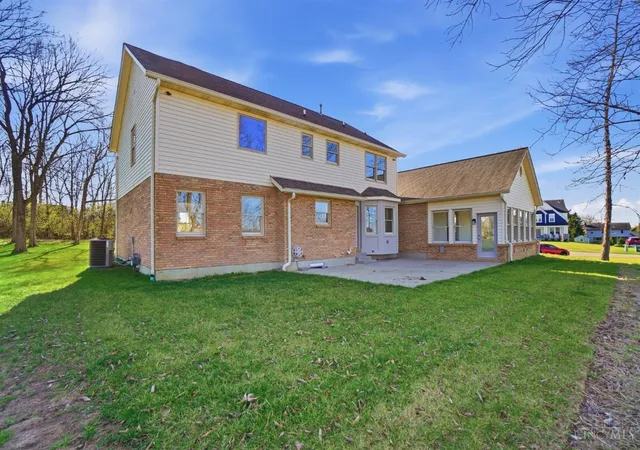 Photo 2 of Sale Pending at 6268 Richards Dr, Liberty Twp, OH 45044 | MLS# 1854238 | Listing updated on 2026-08-20