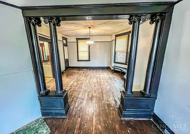 3rd image of 2568 Trevor Pl, Cincinnati, OH 45225 | MLS# 1854257
