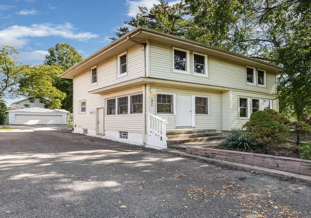 Homes for sale in Cincinnati, OH | 1944 Rockland Ave, Cincinnati, OH 45230 | MLS# 1854724