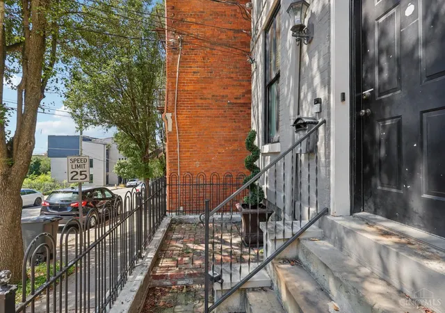 Homes for sale in Cincinnati, OH | 320 Mulberry St, Cincinnati, OH 45202 | MLS# 1855303