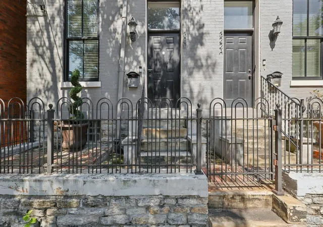 Homes for sale in Cincinnati, OH | 320 Mulberry St, Cincinnati, OH 45202 | MLS# 1855303