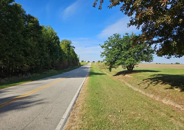 Homes for sale in Eaton, OH | 7897 Four Mile State Line Rd, Eaton, OH 45320 | MLS# 1857359