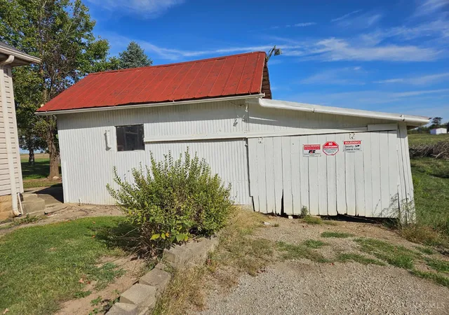 Homes for sale in Eaton, OH | 7897 Four Mile State Line Rd, Eaton, OH 45320 | MLS# 1857359
