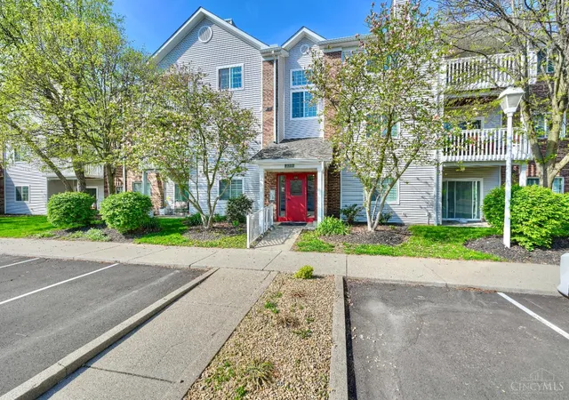 Homes for sale in Loveland, OH | 220 Carrington Pl #206, Loveland, OH 45140 | MLS# 1860025