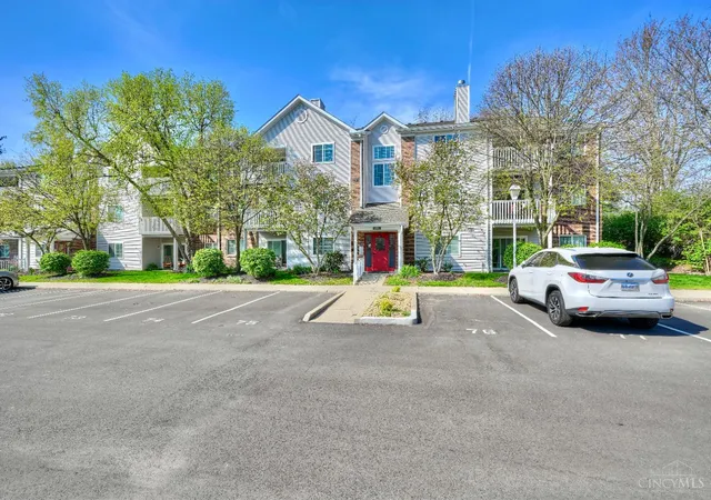 Homes for sale in Loveland, OH | 220 Carrington Pl #206, Loveland, OH 45140 | MLS# 1860025