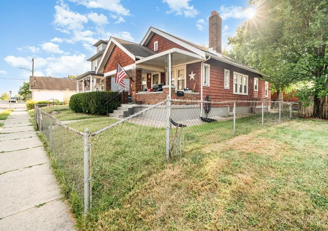 2nd image of 409 N E St, Hamilton, OH 45013 | MLS# 1851409