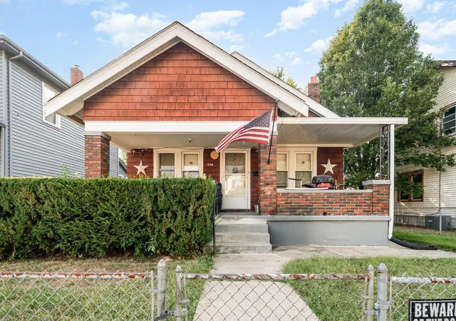 Photo 3 of Single family home for sale at 409 N E St, Hamilton, OH 45013 | MLS# 1851409 | Listing updated on 2026-04-08