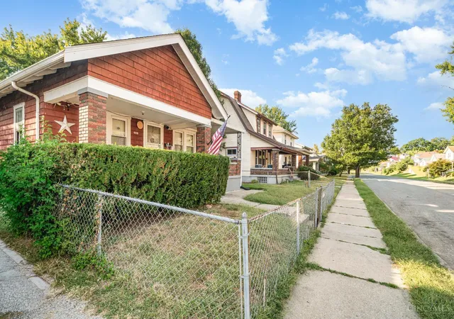 Photo 3 of Single family home for sale at 409 N E St, Hamilton, OH 45013 | MLS# 1851409 | Listing updated on 2026-04-08