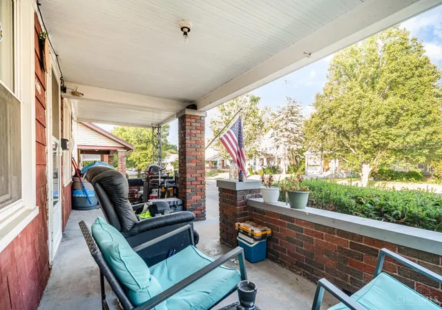 Photo 4 of Single family home for sale at 409 N E St, Hamilton, OH 45013 | MLS# 1851409 | Listing updated on 2026-04-08