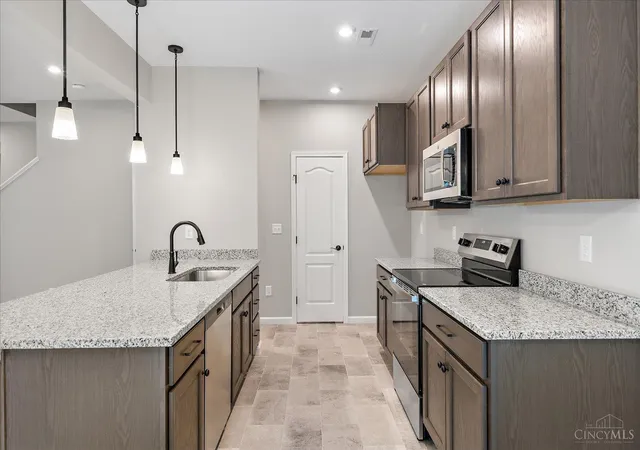 3rd image of 1595 Summerview Ln, Milford, OH 45150 | MLS# 1863880