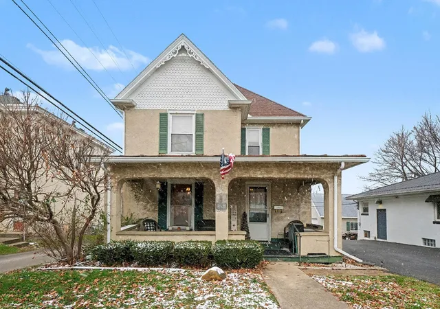 Homes for sale in Hillsboro, OH | 119 S West St, Hillsboro, OH 45133 | MLS# 1863970