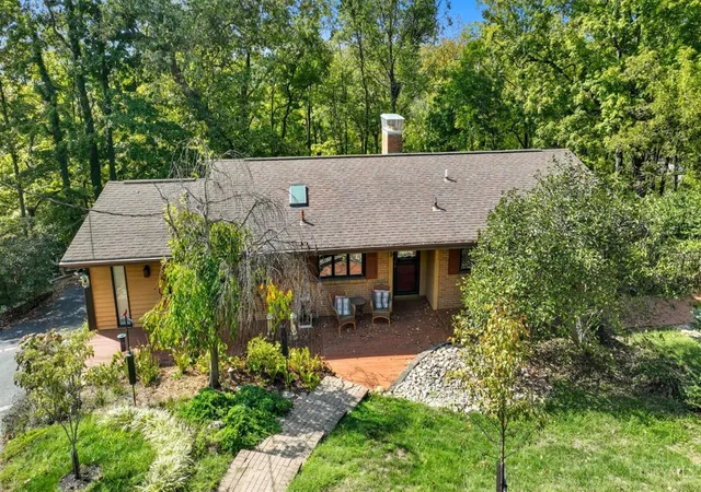 Homes for sale in Madeira, OH | 5800 Cherokee Dr, Madeira, OH 45243 | MLS# 1865707