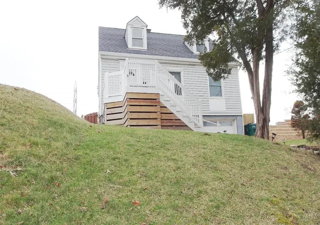 Photo 1 of Single family home for sale at 1527 Dana Ave, Cincinnati, OH 45207 | MLS# 1866451 | Listing updated on 2026-03-30