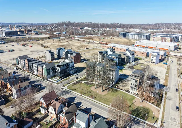 5th image of 2906 Three Oaks Ln, Cincinnati, OH 45209 | MLS# 1866347