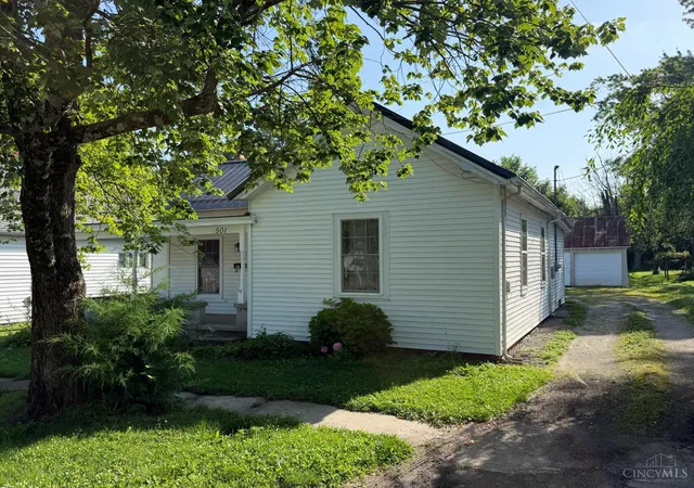 Homes for sale in Blanchester, OH | 501 S Wright St, Blanchester, OH 45107 | MLS# 1866896
