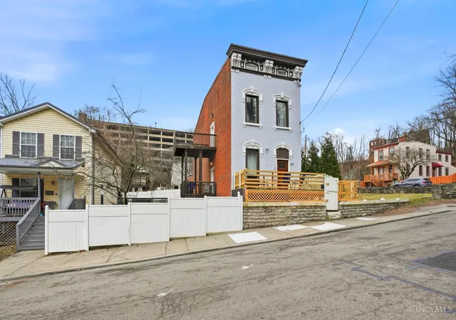Homes for sale in Cincinnati, OH | 132 Winkler St, Cincinnati, OH 45219 | MLS# 1866946