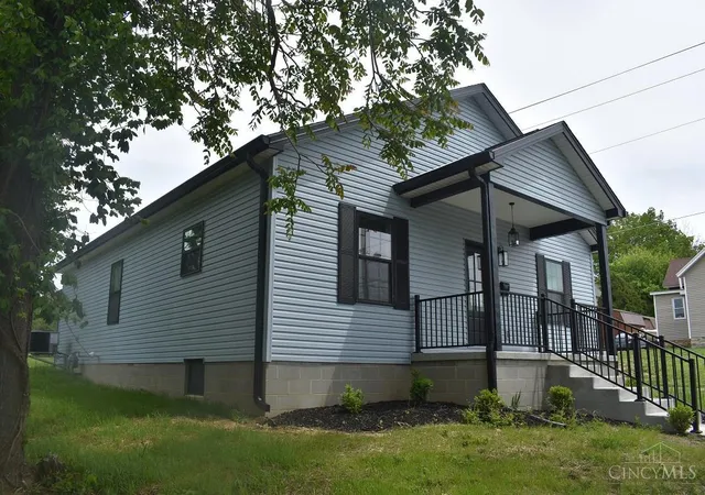 Homes for sale in Hillsboro, OH | 222 John St, Hillsboro, OH 45133 | MLS# 1867143