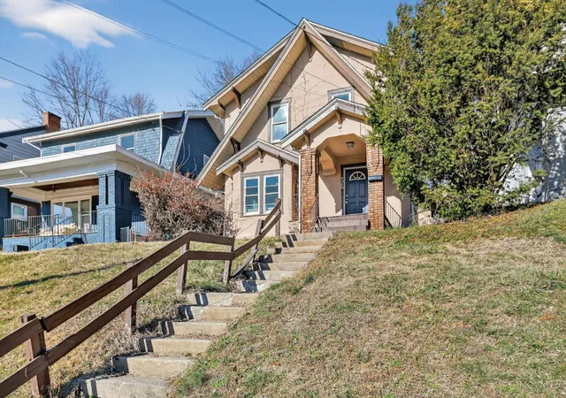 Homes for sale in Cincinnati, OH | 4340 W 8Th St, Cincinnati, OH 45205 | MLS# 1865879