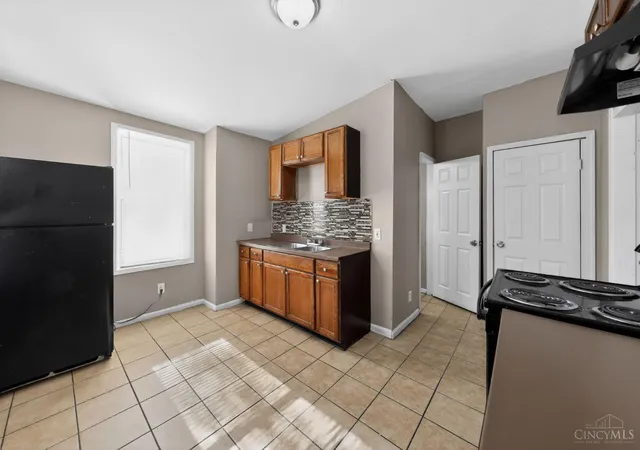 Photo 4 of Sale Pending at 1763 Hanfield St, Cincinnati, OH 45223 | MLS# 1867457 | Listing updated on 2026-08-28
