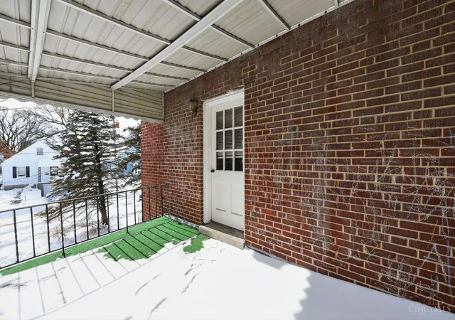 Listing Photo 4 - Condo for sale in building located at 1936 Waltham Ave, North College Hill, OH 45239